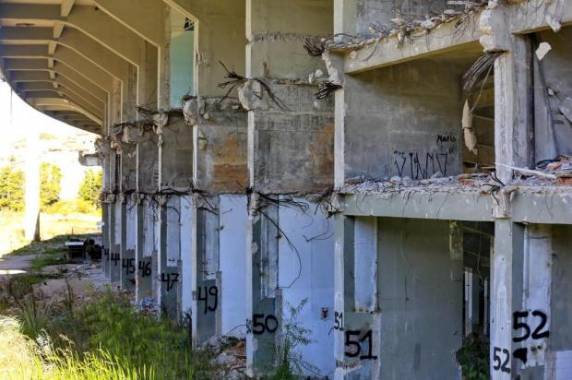 Moradores vizinhos ao estádio reclamam de abandono da área, escuridão e 

violência