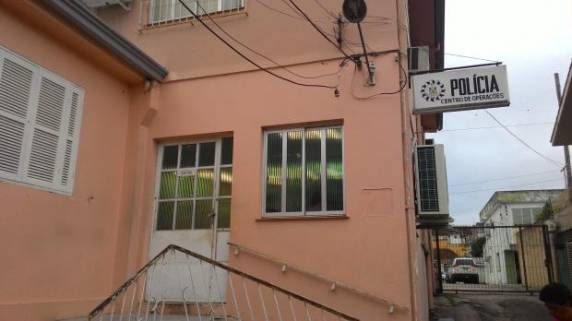 Os 

adolescentes devem ser encaminhados ao Centro de Atendimento Socioeducativo (Case)