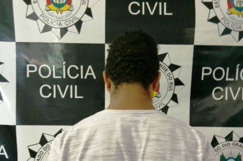 Ele é apontado como autor do disparo de arma de fogo que matou o jovem Josué Cainã da Rosa Rösler, de 18 anos