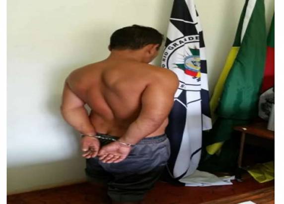 O elemento também agrediu a mãe que tentou impedir que afilha fosse 

violentada