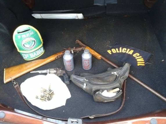 Além da prisão, armas 

foram apreendidas