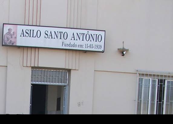 Vítima foi morta a facadas