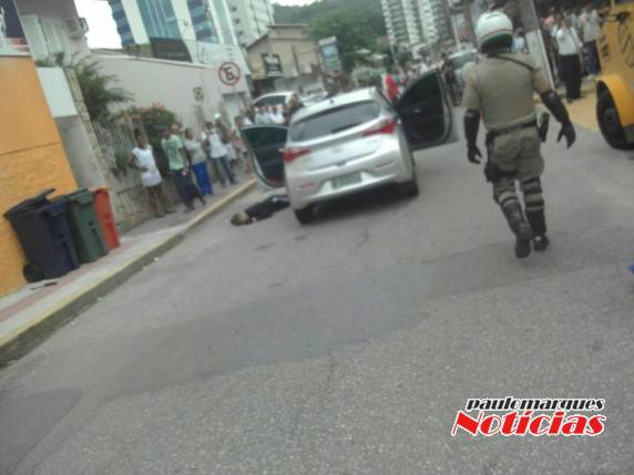 Os assaltantes fugiram em um Vectra prata, segundo a PM