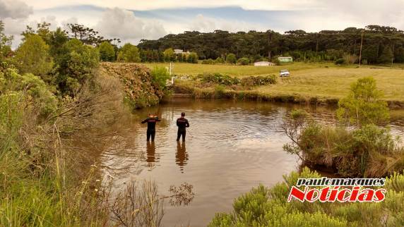 Lago fica nos fundos da residência oficial do governador na Serra