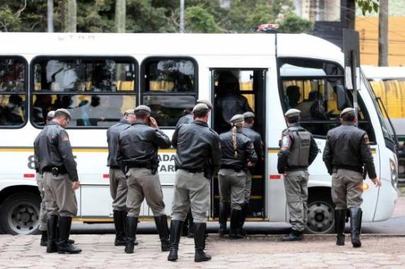 Motivo foi atraso na renovação dos contratos temporários dos brigadianos