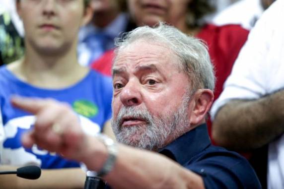 Promotores detalharam acusação contra ex-presidente e mais 15 pessoas
