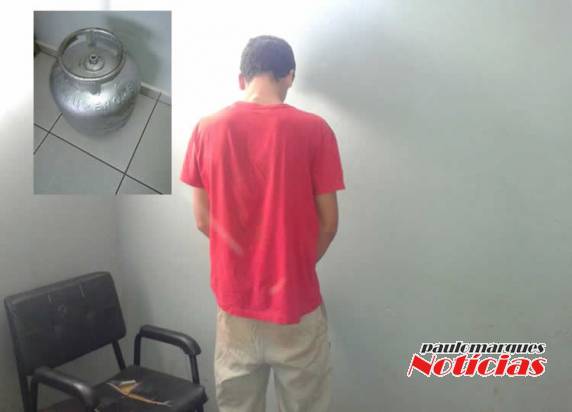 O elemento foi pego em flagrante por furto qualificado