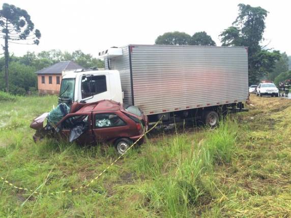 Acidente, em Barão, provocou a morte do condutor do carro, de 56 anos