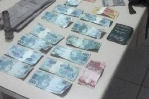 Três homens foram detidos enquanto arrobavam agência no Centro da cidade