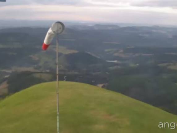 Namorados foram até o Morro do Agudo, bastante procurado para voo livre