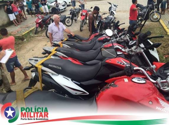 Tinha até duas motos GÊMEAS