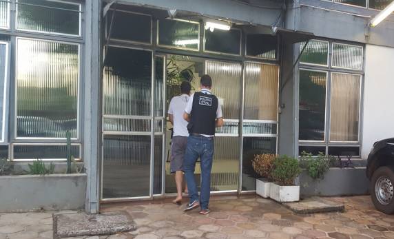 Uma mulher e 

três homens foram presos nesta quarta-feira