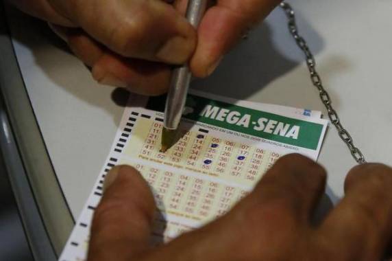 Dezenas sorteadas foram 

11 - 20 - 35 - 42 - 55 - 58