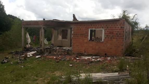 Agricultor ateou fogo na casa e tentou o suicídio