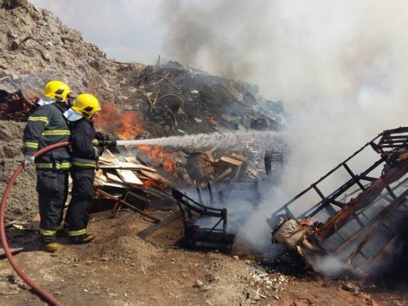 Móveis e equipamentos eletrônicos foram destruídos pelas chamas
