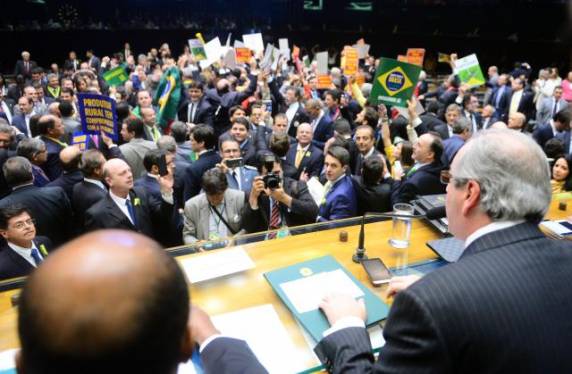 Sessão teve início pontualmente às 14h e de 

seguir até a noite