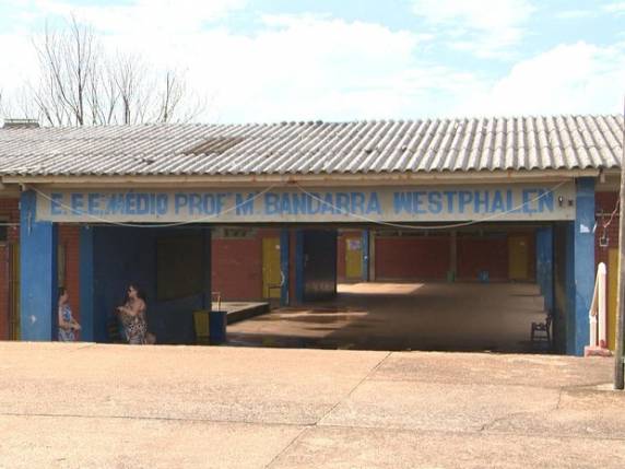 Neste sábado (23), bandidos levaram torneiras e 

danificaram itens