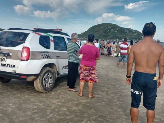 Jovem se afogou em Imbituba ao tentar nadar de ilha até a Praia da Vila