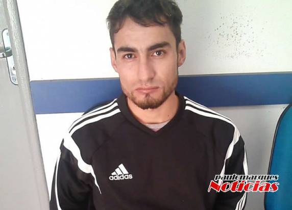 O homem que estava foragido foi preso 

na casa da avó no bairro Oriental