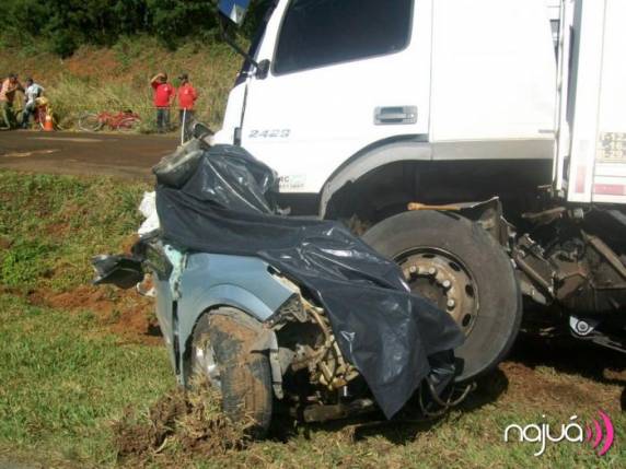 Vectra conduzido pela vítima foi arrastado por aproximadamente 100 metros na rodovia