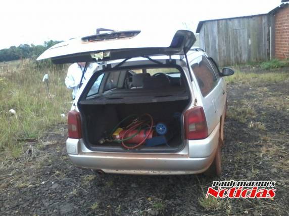 Veículo e armas foram levados por ladrões do interior do 

município
