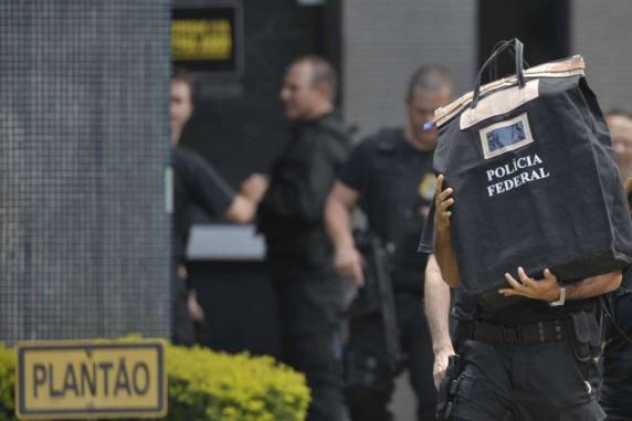 São cumpridos mandados nos estados 

de São Paulo e Rio de Janeiro