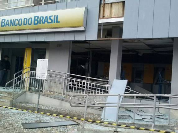 Ocorrência foi registrada por volta das 3h40 desta sexta-feira (3)