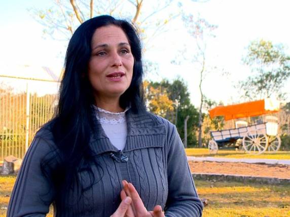 Câmera de segurança flagrou carro que seria da madrasta da criança