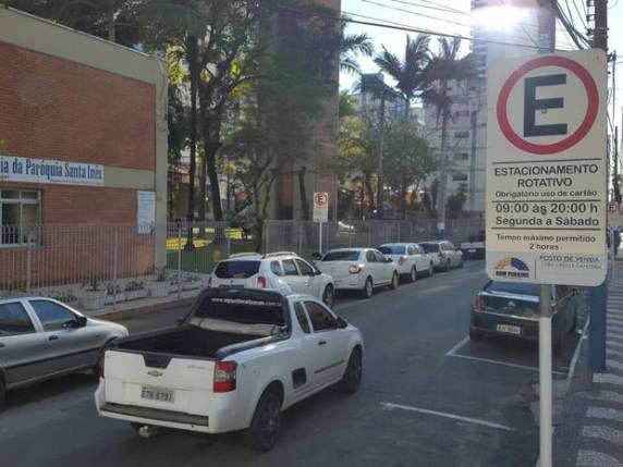 Empresa responsável por gerenciar vagas 

deve R$ 734 mil à prefeitura