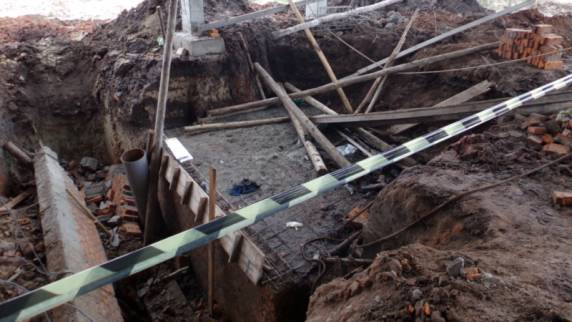 Parte da estrutura, que estava em construção, caiu
