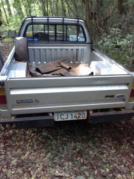 Uma caminhonete Ford Pampa havia sido furtada em 

Tuparendi