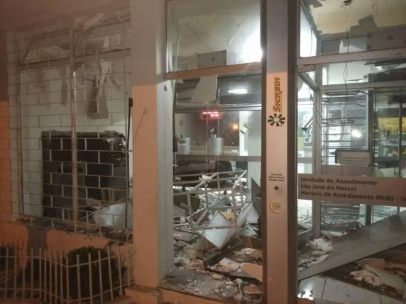 Polícia faz 

cerco em rodovias, mas ninguém foi preso
