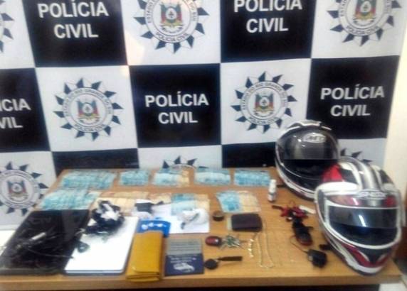 Carro, moto e outros objetos também foram 

apreendidos
