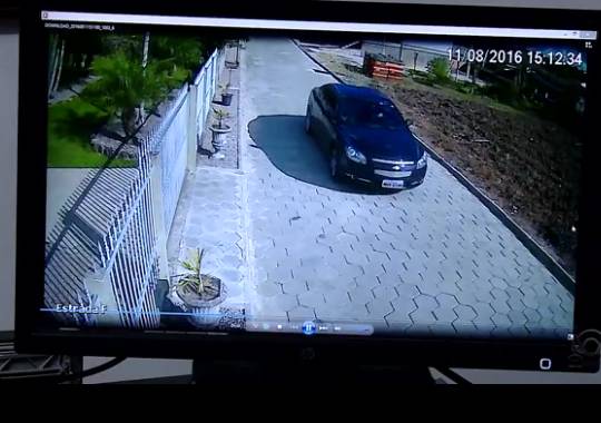 Ele foi flagrado 

por câmeras de segurança no Sul do estado