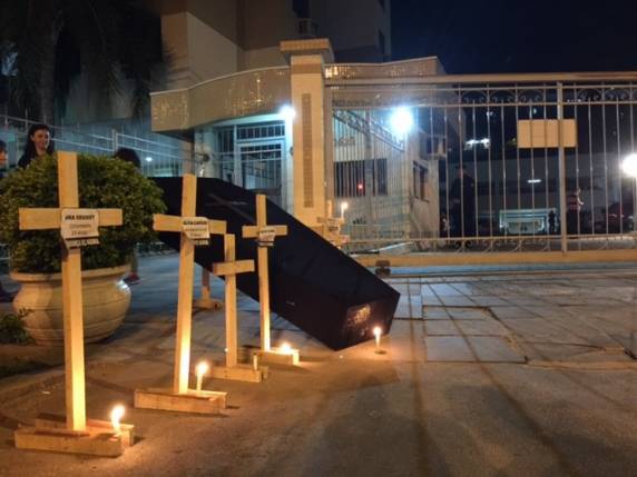 Segundo a Brigada Militar, cerca de 20 pessoas 

participaram em ato de 2h