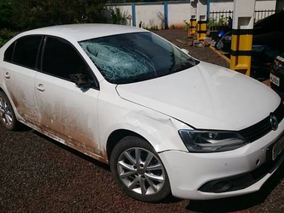 Houve briga e suspeito atingiu outros três rapazes com o carro