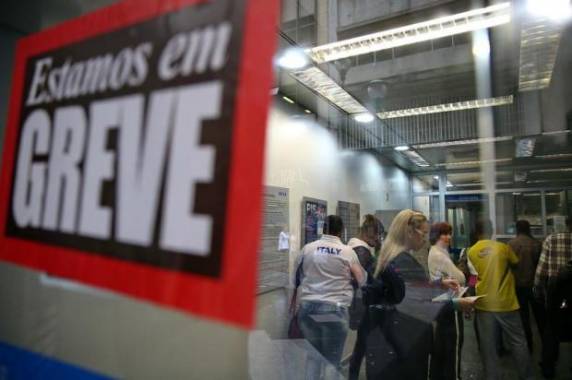 Atendimentos serão realizados apenas em caixas eletrônicos e pela internet