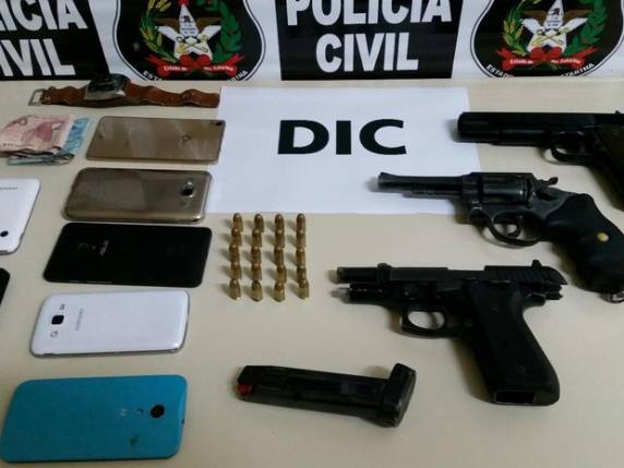 Suspeitos foram presos em flagrante na quinta (8) no bairro Aventureiro