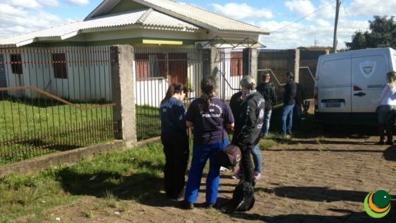 Policiais informaram que a casa era utilizada por usuários de drogas