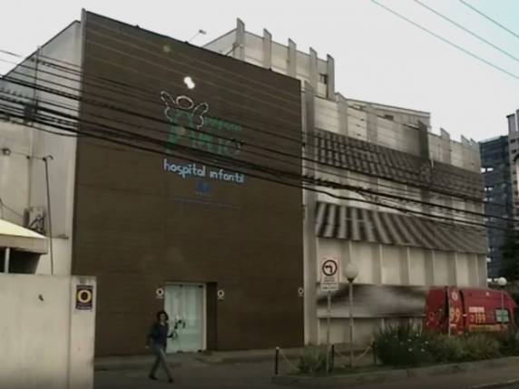 Criança e vizinho foram 

hospitalizados na tarde de quarta (28) em Itajaí