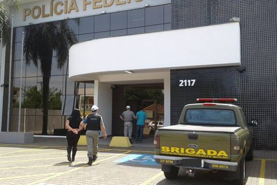Mulher tentou se esconder no banheiro da Estação Rodoviária, enquanto o outro suspeito foi detido no Centro