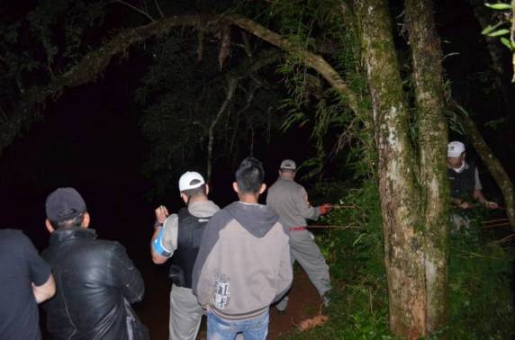 A vítima estaria pescando e teria caído a cerca de 150 metros da ponte da 

Rua Pai Tomaz