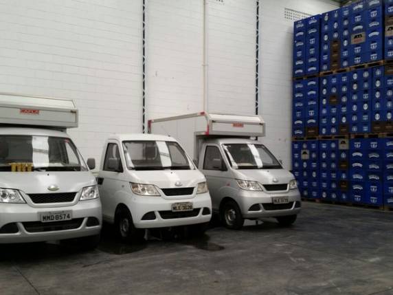 Três 

caminhões, carros de luxo, de até R$ 1 milhão, foram apreendidos