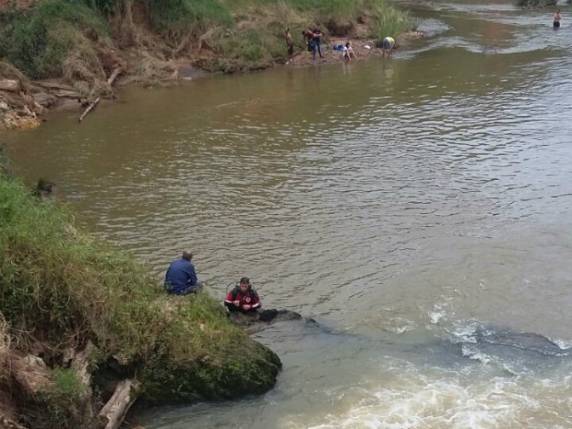 Jovem morre afogado após mergulhar em rio no Vale do Itajaí