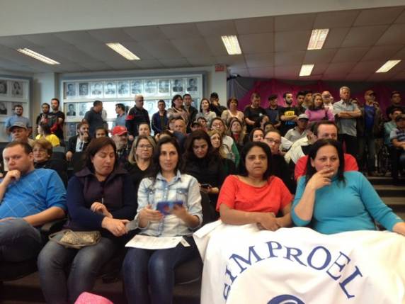 Moradores pressionaram contra projeto sobre salários de parlamentares