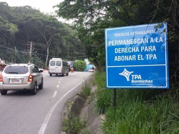 Cobrança ocorre durante a temporada de verão, até 15 de abril.