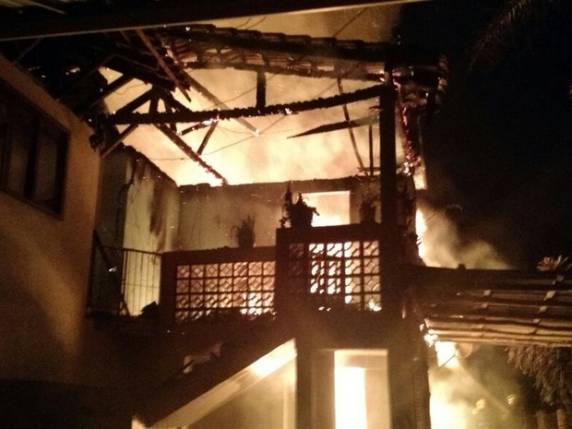Há suspeita de incêndio 

criminoso, segundo o Corpo de Bombeiros