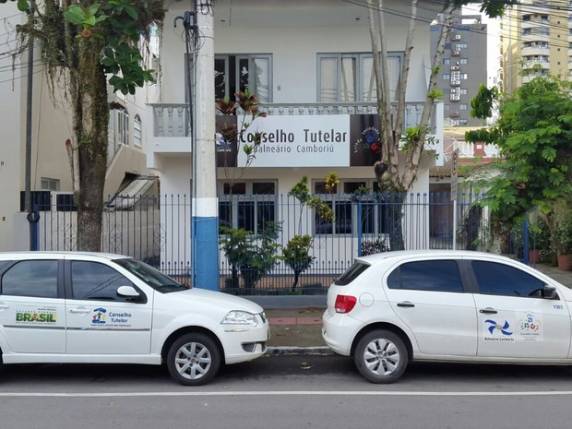 Mãe de 32 anos ofereceu menina de 4 anos a clientes por 

R$ 500