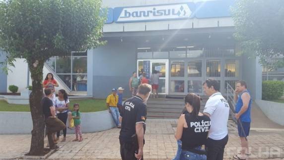 Assim como em Planalto na semana passada, criminosos utilizaram pessoas para fazer escudo humano