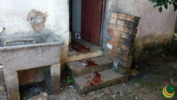 A vítima foi atingida por mais de 15 golpes de faca